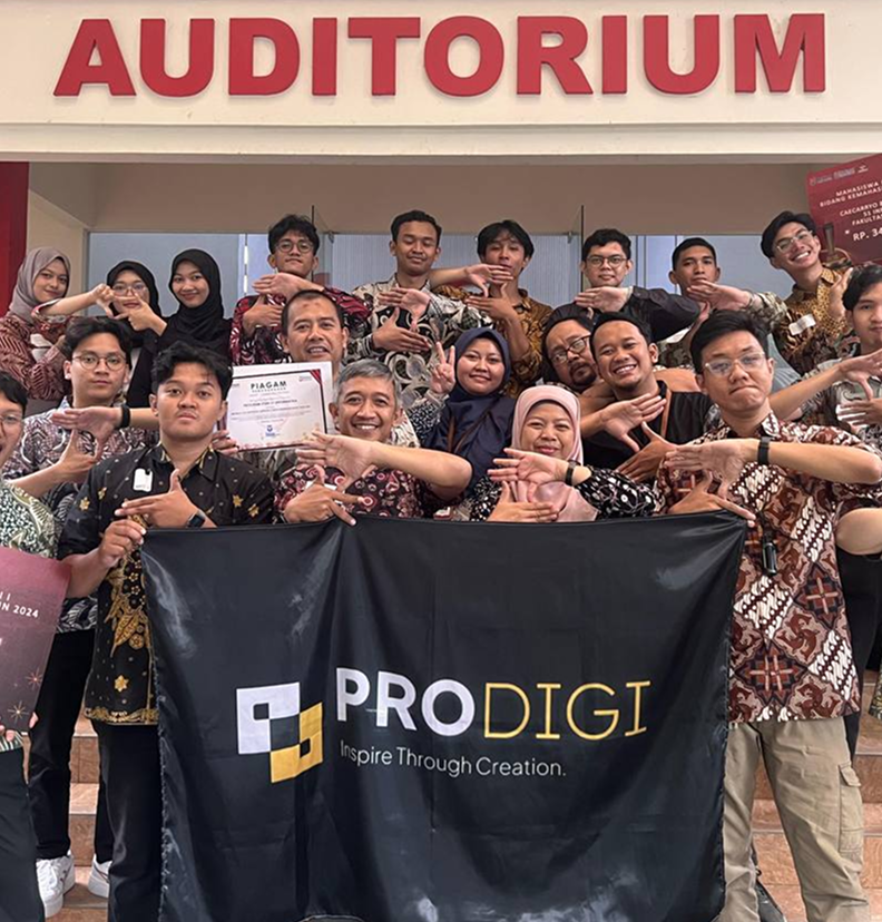 Students and mentors posing together